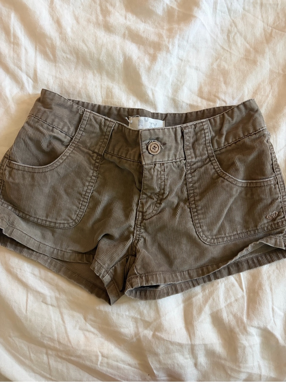 Early 2000s Roxy shorts- Taupe Brown 26-27 waist - Picture 2 of 5